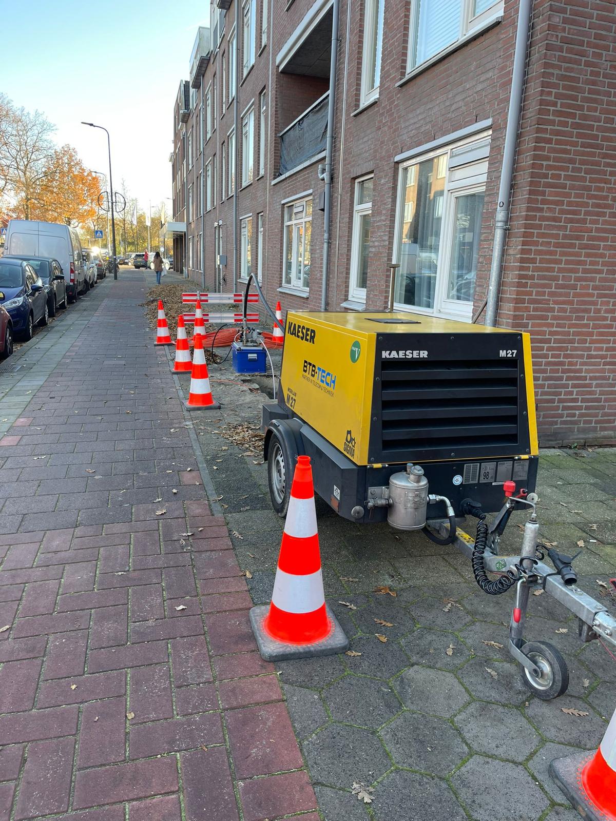 Compressor van BTB-Tech opgesteld voor het inblazen van glasvezel